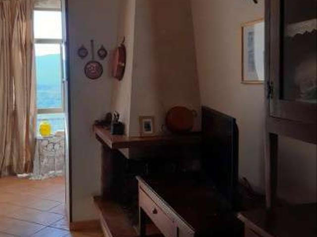 casa arredata con terrazzo Centro