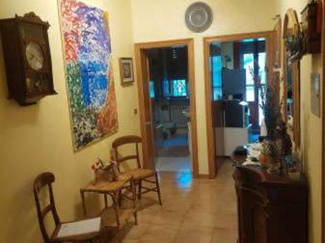 casa arredata con terrazzo Centro