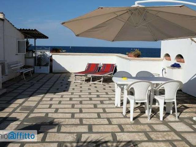 casa arredata con terrazzo Centro