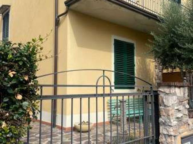 casa arredata con terrazzo Centro