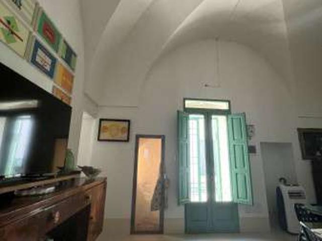casa arredata con terrazzo Centro