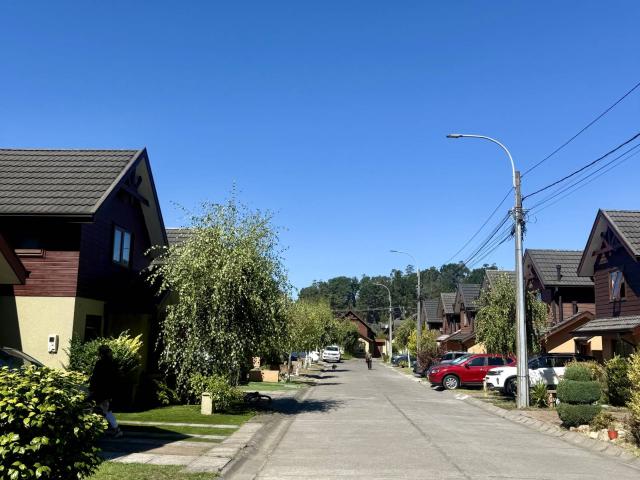 CASA ARRIENDO CONDOMINIO LOMAS DE SAN SEBASTIAN