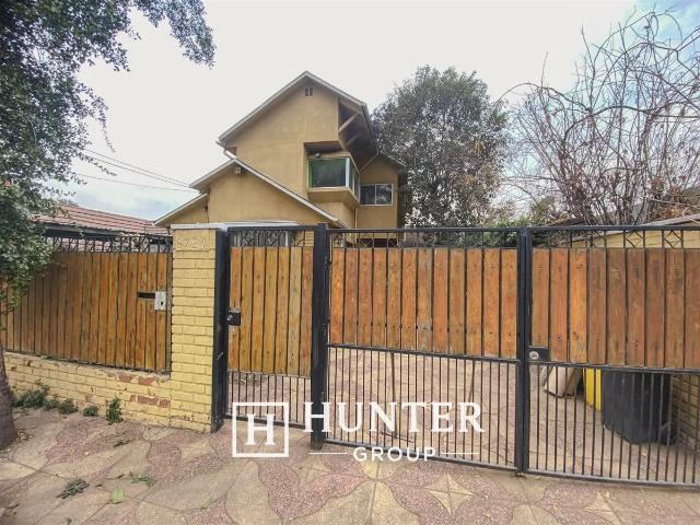 Casa arriendo las condes 4 dormitorios 3 baños 2 pisos