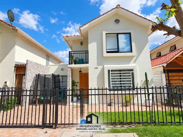 Casa Arriendo Peñaflor: 4 Dormitorios, Piscina, Quincho