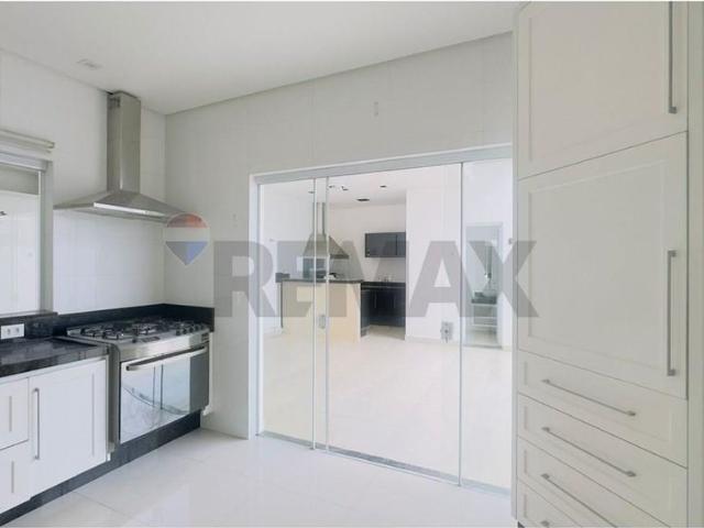 CASA ASOBRADA ESPACOSA COM 4 SUITES, SENDO 1 NO TERREO, ESCRITORIO, PISCINA