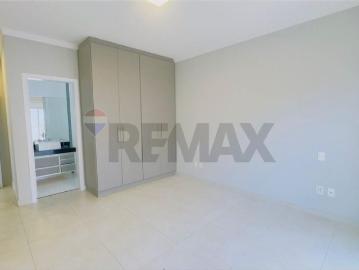 CASA ASOBRADA ESPACOSA COM 4 SUITES, SENDO 1 NO TERREO, ESCRITORIO, PISCINA