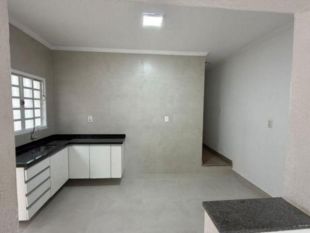 CASA ASSOBRADAD A VENDA NO JARDIM CAMILA