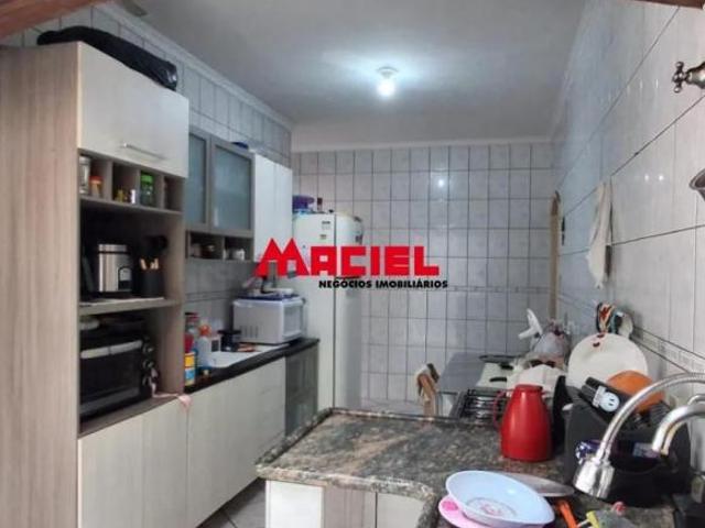 Casa assobradada no bairro Satélite, 04 dormitorios, sala, cozinha, sala, area de serviço, 02 Wcs, 0