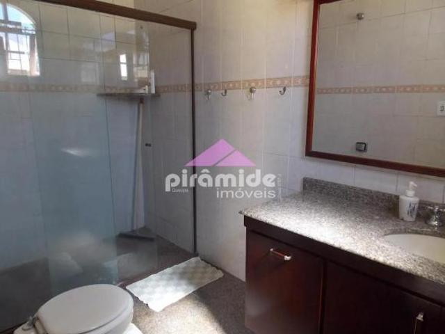 Casa Assobradada à venda no Bosque dos Eucaliptos, São José dos Campos SP