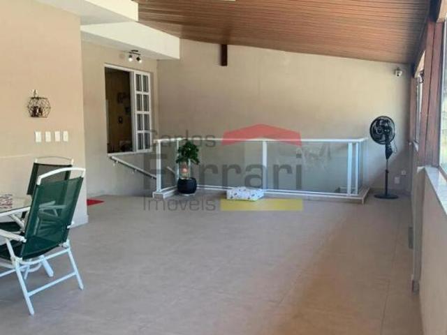 Casa assobradada à venda no Imirim, com 4 dormitórios, entrada lateral, varanda