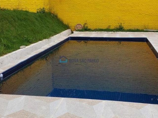 Casa assobradada à venda no Morumbi com 300m²