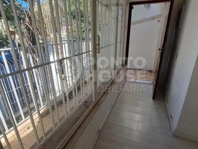 Casa assobradada à venda Planalto Paulista, 3 dormitórios, 2 vagas, 250m², vaga