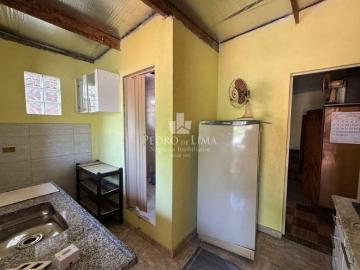 Casa assobradada, com 3 quartos, 1 vaga, não aceita financiamento, no Jardim Nordeste Arthur Alvim