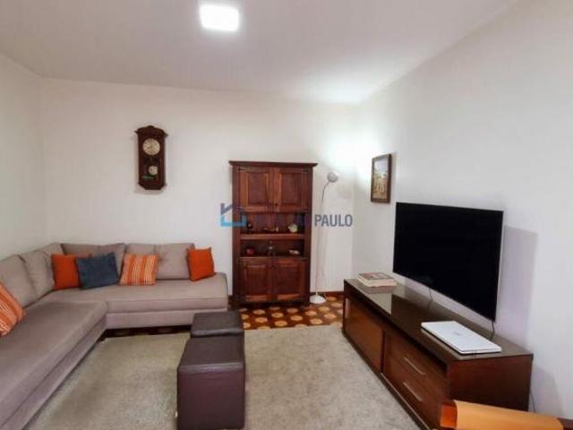 Casa assobradada com 3 quartos sendo 1 suíte e 3 vagas no Bosque da Saúde
