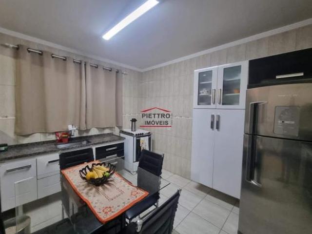 CASA ASSOBRADADA EM SANTO ANDRÉ/ABC COM 322m²AC, COMPOSTA POR 03 CASAS NO MESMO TERRENO