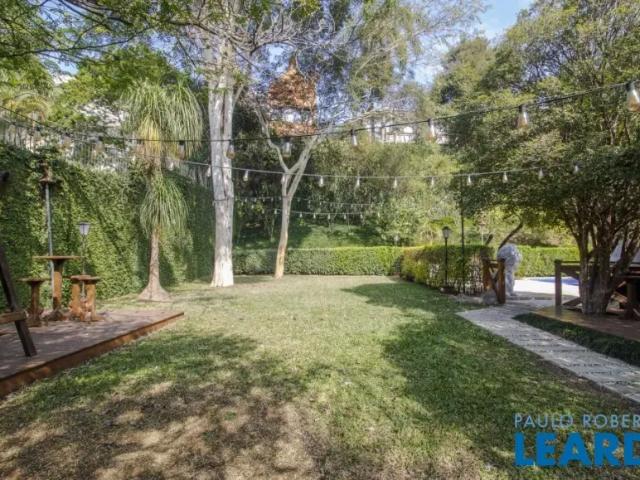 Casa assobradada jardim guedala sp