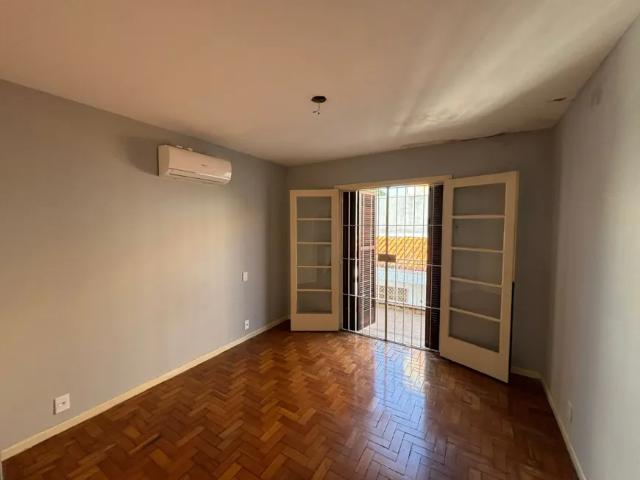 Casa Assobradada para Locação com 3 Dormitórios, Quintal e Spa no Jardim Bonfiglioli