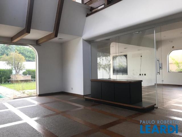 Casa Assobradada para Venda ou Locação em Alto De Pinheiros, São Paulo, SP