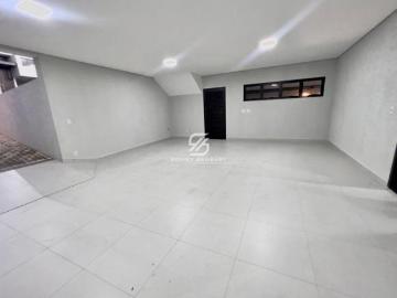 Casa assobradada recém construída com 3 suítes no condomínio Sun lake
