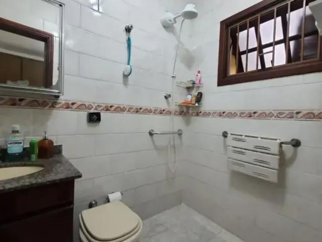 Casa assobradada à venda no jardim bonfiglioli com 3 quartos, 1 suíte, 2 banheiros, 3 vagas de garag