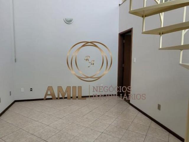 Casa assobradada /2 dormitórios sendo 01 suíte com armários / 128M2 de construção/Jardim Sul/São Jo