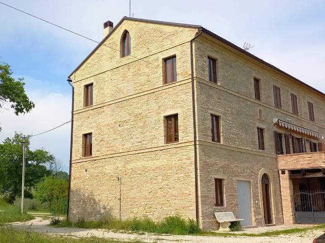Casa associata in vendita a Falerone