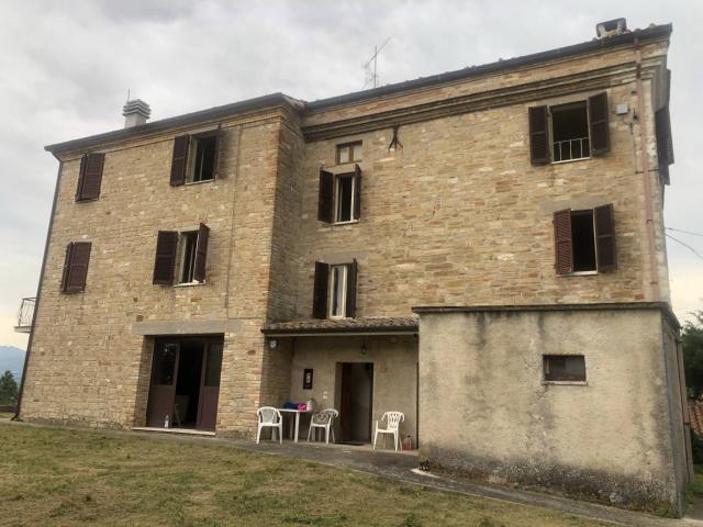 Casa associata in vendita a Montelparo