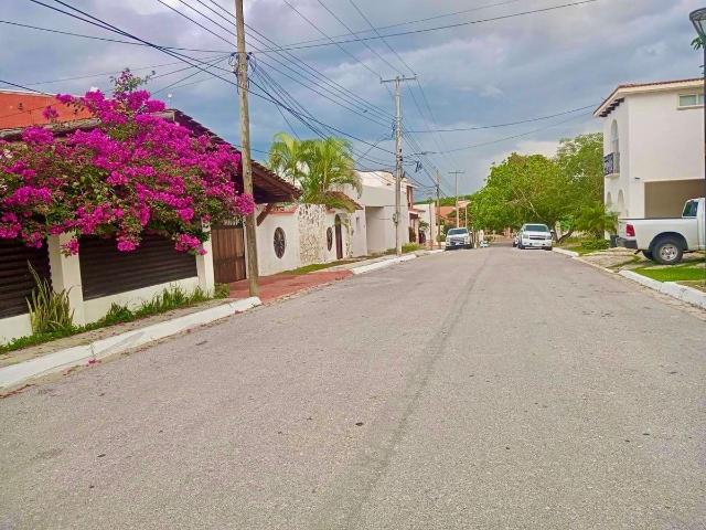 Casa Bugambilias Residencia en renta o venta · Lomas del Castillo, Campeche