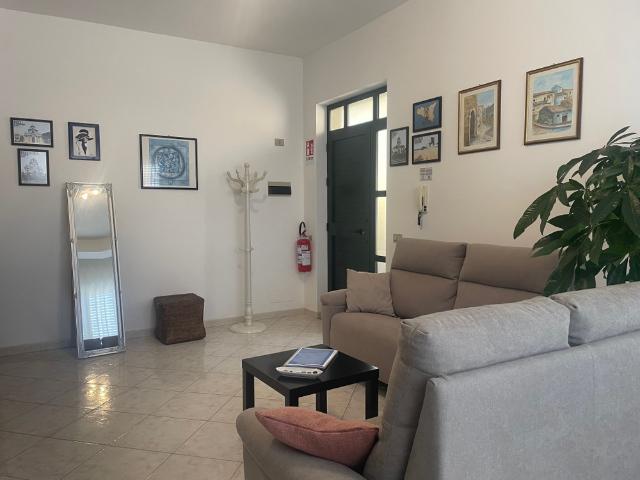CASA BUONARROTI, pochi passi da spiaggia e centro