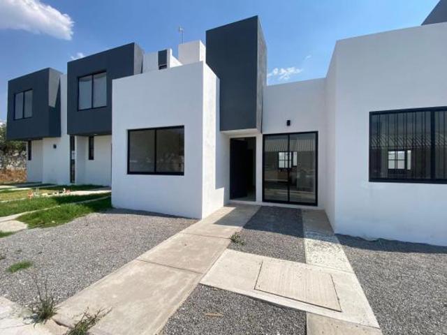 CASA BABILONIA EN VENTA EN RESIDENCIAL SAN SEBASTIAN CORREGIDORA