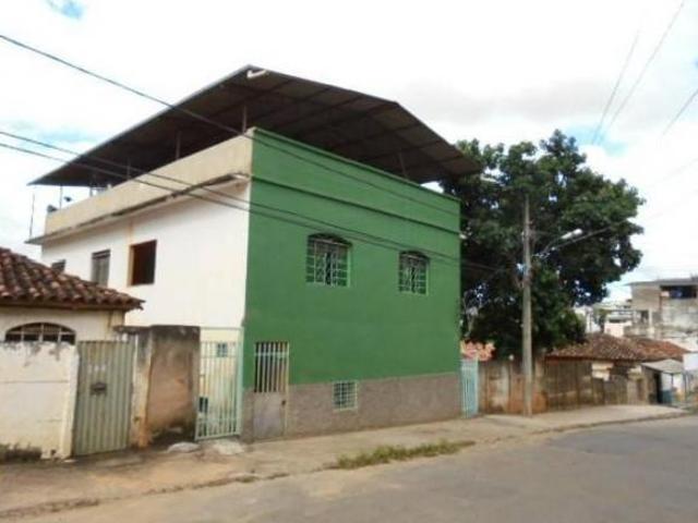 CASA BAIRRO STA ZITA, PARTE BAIXA PERTO DO FORUM