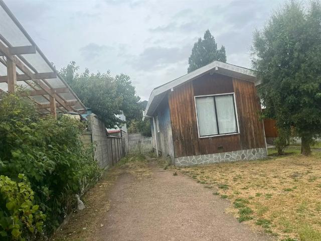 CASA Balmaceda / Arturo Prat | 4 Dormitorios por 900000. 00 en Coyhaique