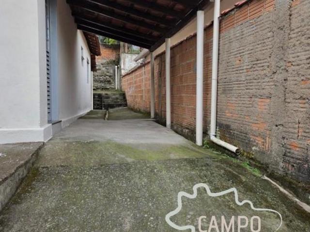 CASA BEM LOCALIZADA, COM ÁREA DE 350 M² NO CENTRO DE DELFIM MOREIRA MG!