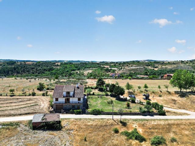Casa BI Familiar em Quintanilha, Bragança