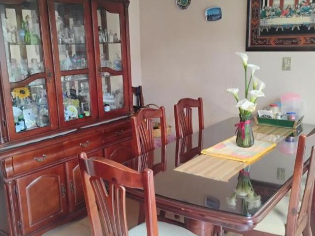 CASA BIEN UBICADA