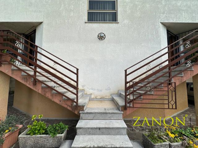 Casa bifamiliare in vendita a Sagrado
