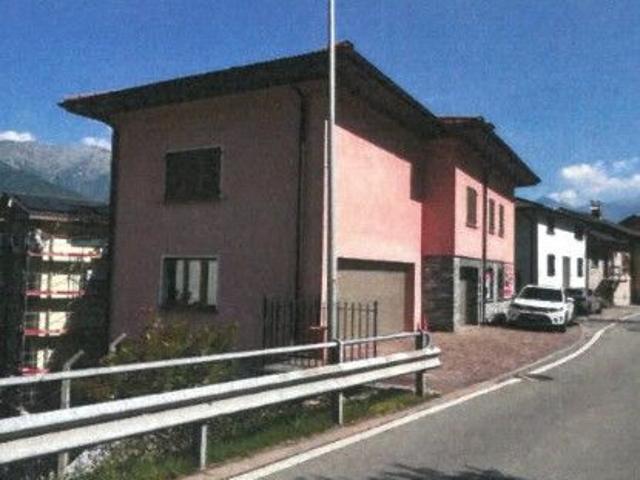 Casa bifamiliare