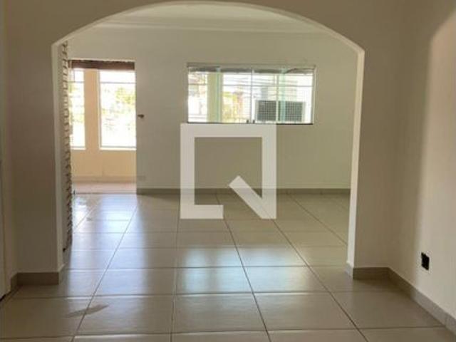 Casa, Brasil, 3 Quartos, 320 m2 Uberlândia