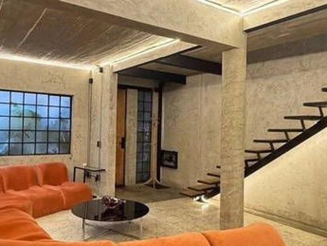 Casa Brutalista A La Renta En Roma Norte
