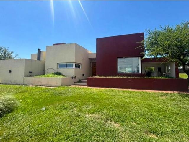 CASA C/3 DORMITORIOS EN ALQUILER PERMANENTE EN CAUSANA, BARRIO PRIVADO
