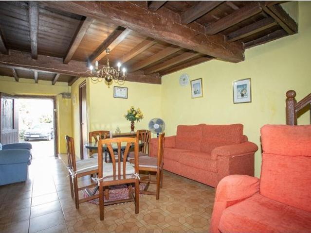CASA CUADRA Y JARDÍN LUEY