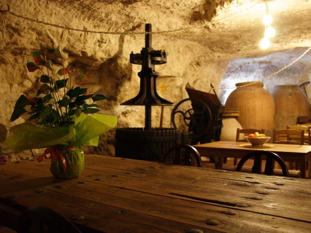 CASA CUEVA ALCALÁ DEL JÚCAR ALBACETE