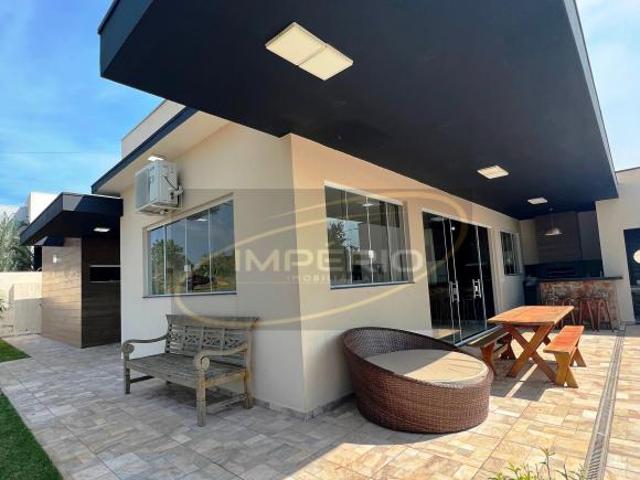 Casa c/ 200 m² de construção no Riviera de Santa Cristina II