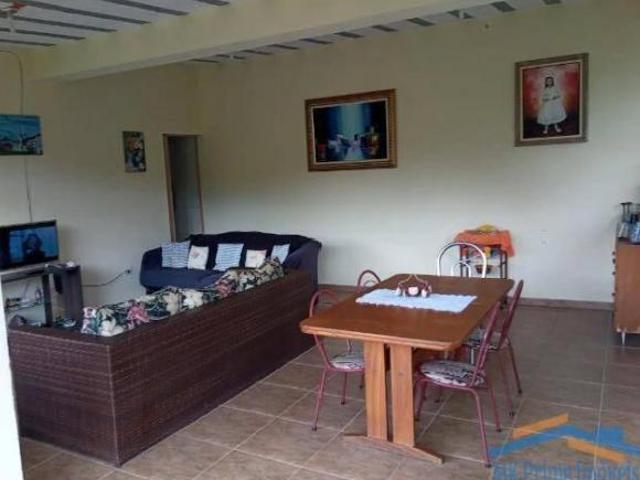 Casa c/ 300m², 2 quartos, piscina no Condomínio Granja Veridiana Ibiúna SP