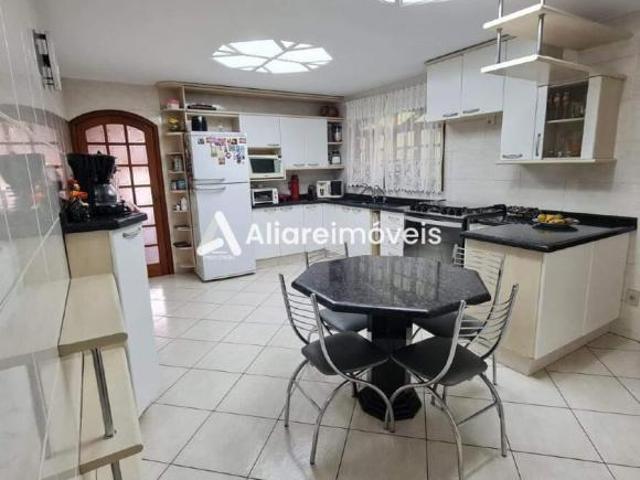 Casa c/ 4 quartos, 1 suíte e 4 vagas, 300m², à venda no bairro Vila Costa Melo, por 1.378.000,00