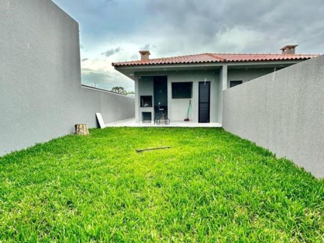 CASA C/ TERRENO AMPLO E CHURRASQUEIRA