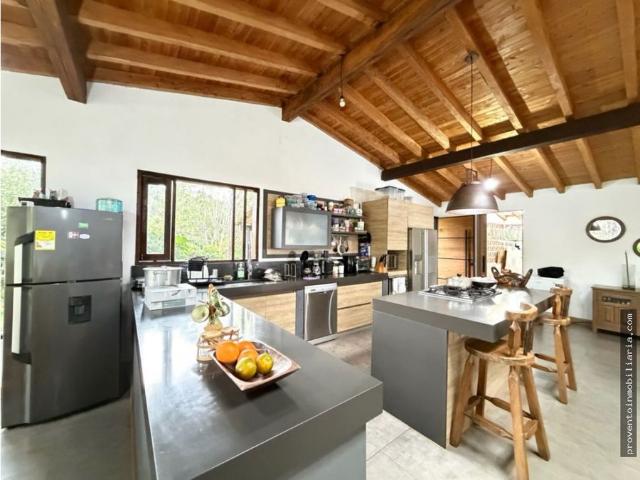 Casa con Pesebreras en Arriendo Rionegro sector Canadá