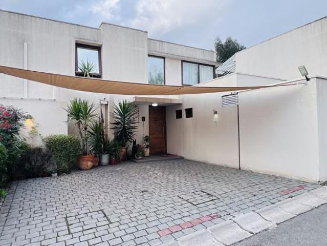 Casa calle el embalse con consistorial | 5 dormitorios por 13300.00 en Peñalolén