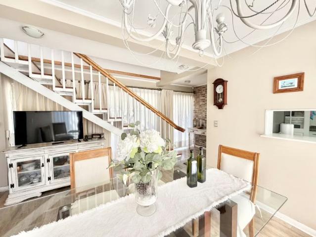 Casa calle perpendicular a republica machali | 4 dormitorios por 10993.50 en Machalí