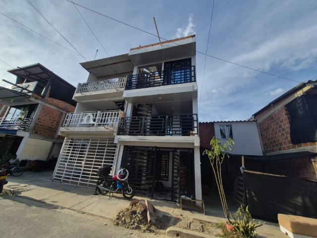 CASA Calle 14ª carrera 37 oeste 34 piso 2 BRR Poblado Campestre, poblado campestre, Candelaria